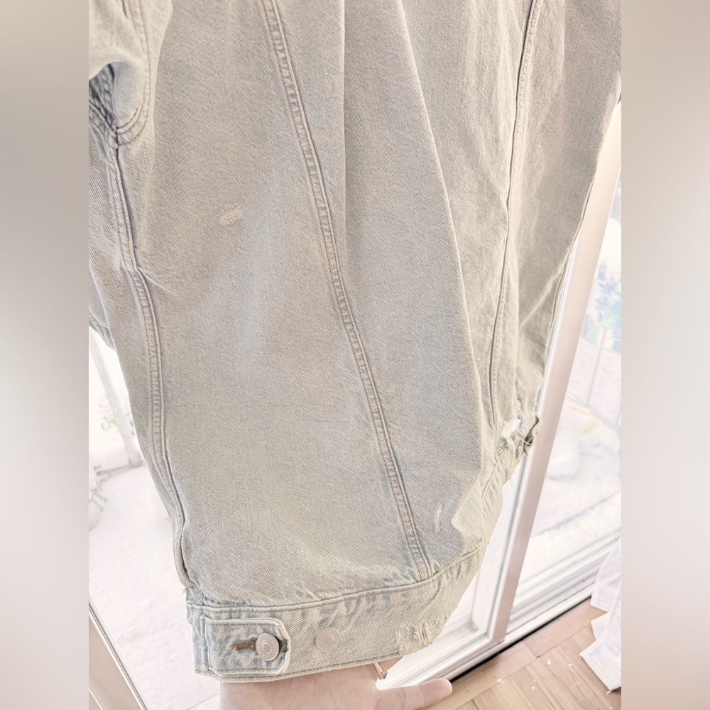 American Eagle Outfitters Light Blue Denim Jacket - Picture 7 of 7